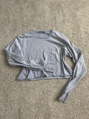 Brandy Melville Long-Sleeve Cropped Pocket Tee